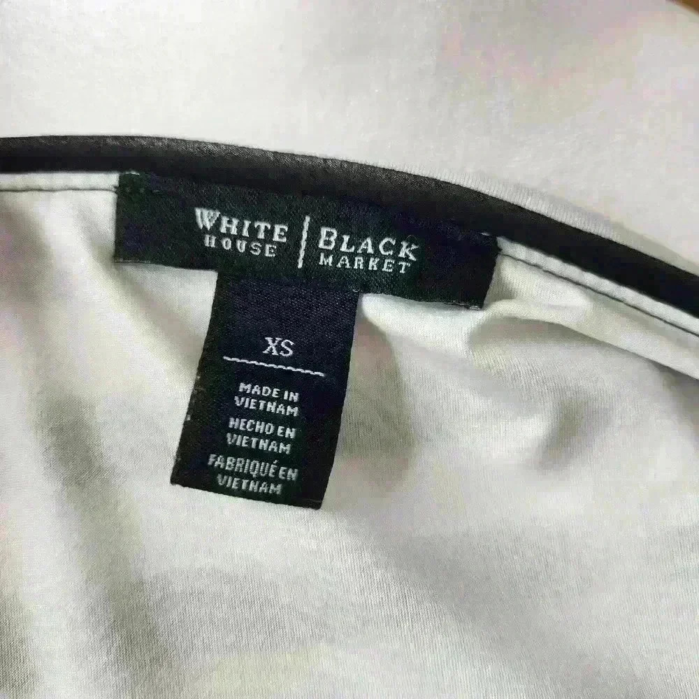 White House Black Market women's black & white striped blouse size XS - Picture 7 of 8